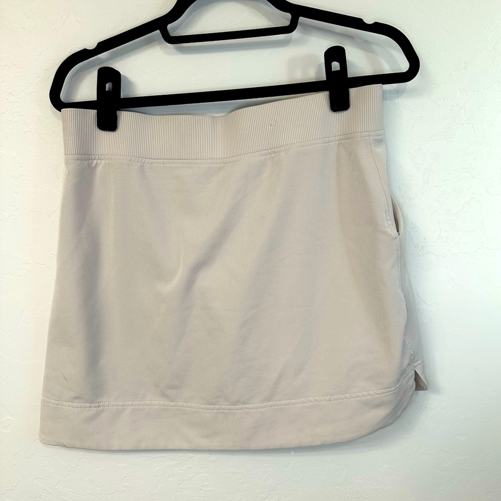 Beige athletic skirt